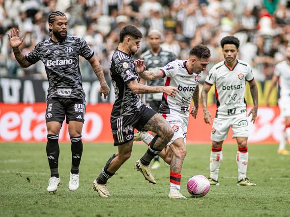 Imagem - Vitória sai atrás, melhora no segundo tempo e empata com o Atlético-MG