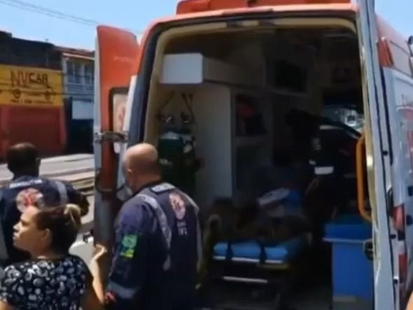 Imagem - Mulher é esfaqueada pelo ex-companheiro dentro de local de votação