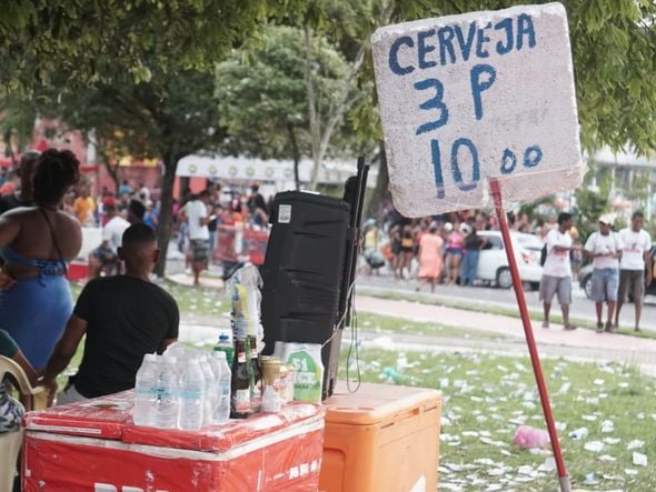 Imagem - Vendedores faturam até R$ 4 mil no dia de votação