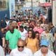 Imagem - Abertura dos portões no maior colégio eleitoral de Salvador tem fila de dobrar o quarteirão