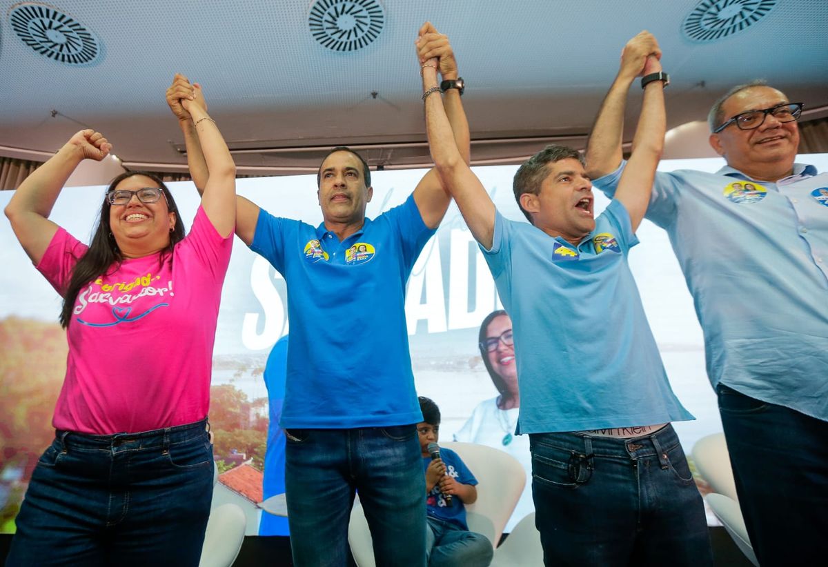 Ana Paula, Bruno Reis, ACM Neto em coletiva da vitória