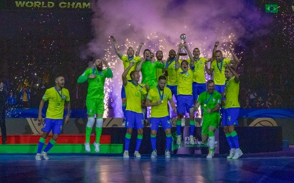 Seleção Brasileira comemora o hexa no futsal