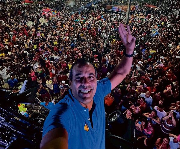 Bruno Reis na festa da vitória após ser reeleito