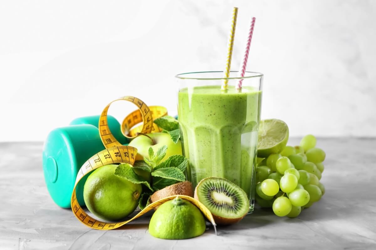 [Edicase]Suco verde (Imagem: Pixel-Shot | Shutterstock) por Imagem: Pixel-Shot | Shutterstock