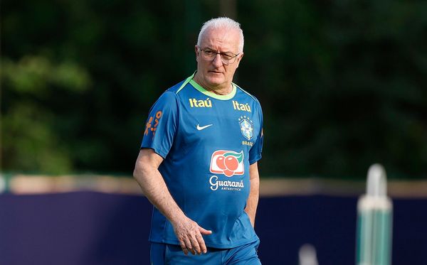 Dorival Júnior em treino da Seleção Brasileira