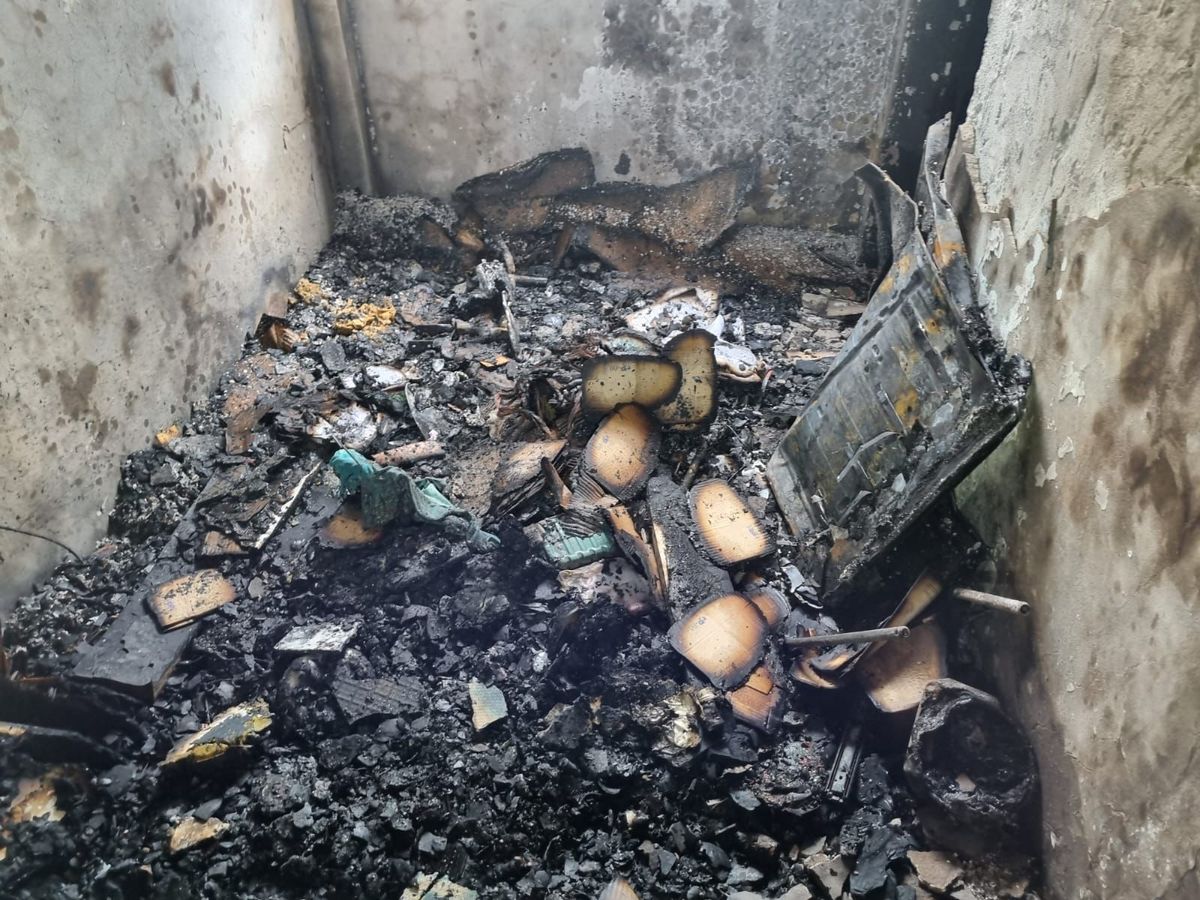 Apartamento incendiado na Barra