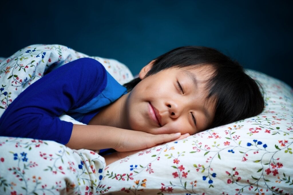 Mudanças no sono da criança podem indicar que ela está lidando com algum sentimento difícil (Imagem: Hung Chung Chih | Shutterstock) por Imagem: Hung Chung Chih | Shutterstock