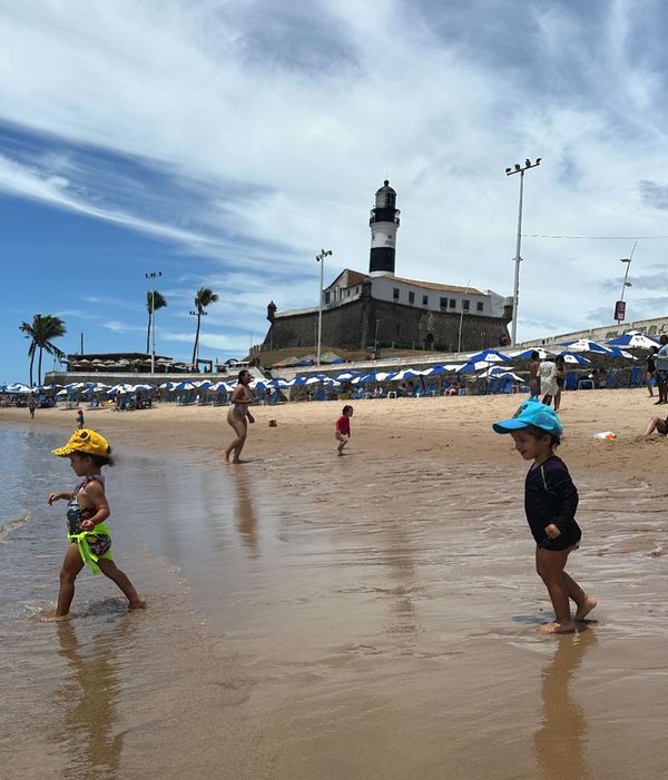 Kim e Tiê no Farol da Barra