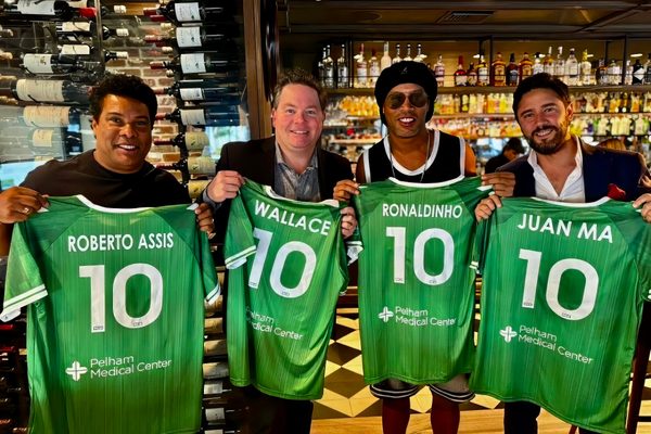 Ronaldinho Gaúcho se torna acionista de clube da terceira divisão dos EUA 