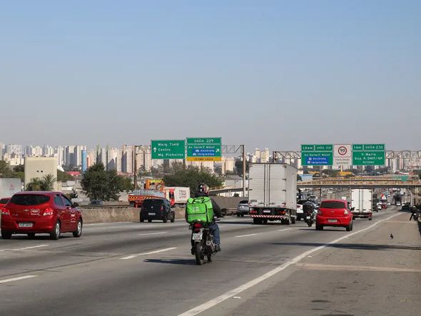 Imagem - Três romeiros morrem atropelados na Dutra a caminho de Aparecida