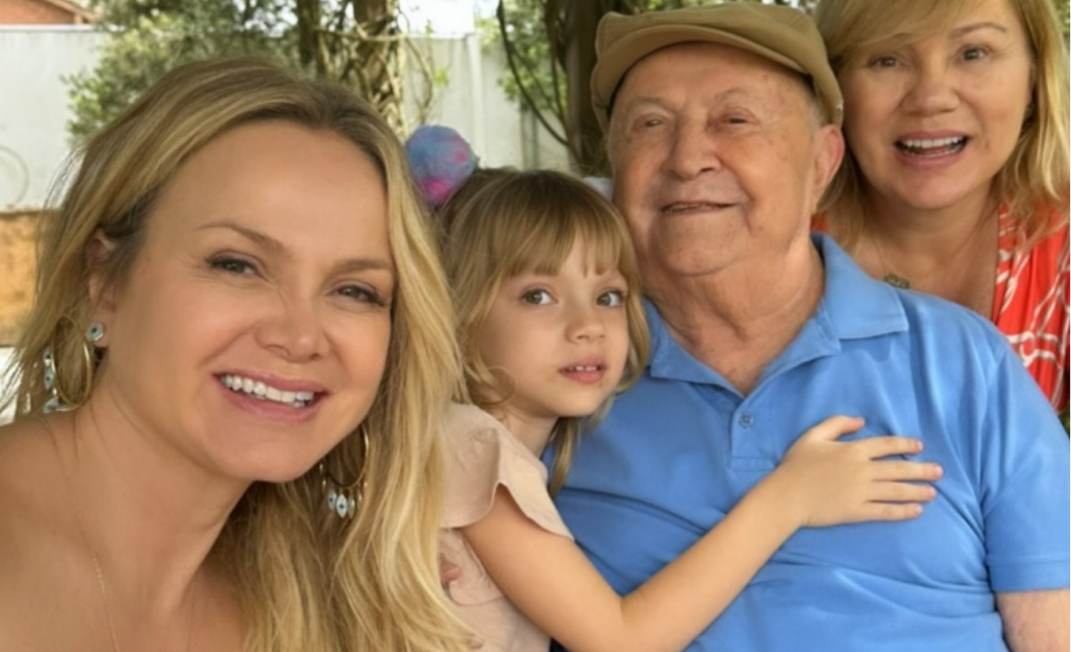 Eliana e família por Redes sociais
