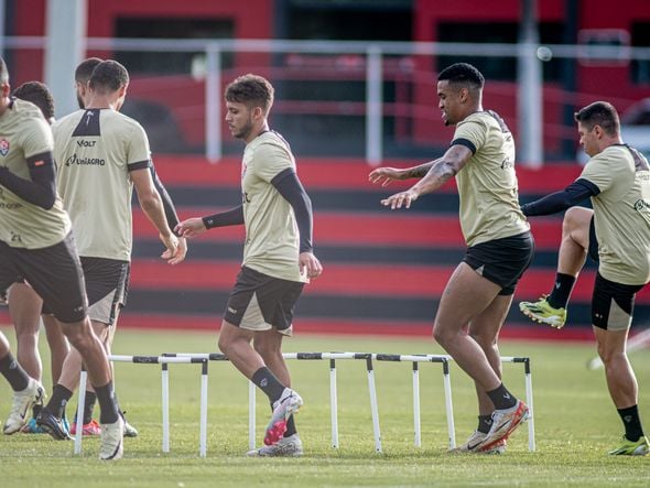 Imagem - Vitória continua preparação para duelo contra o Bragantino; meia rescinde com o clube