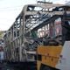 Imagem - Itens de loja foram atingidos por fogo ateado a ônibus no IAPI