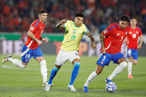 Igor Jesus tem um gol e uma assistência em seus dois primeiros jogos pelo Brasil