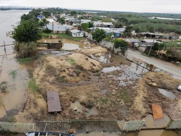 Imagem - Duas pessoas são presas suspeitas de desviar recursos destinados a vítimas de enchentes no Rio Grande do Sul