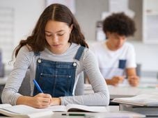 Imagem - Concurso de redação vai premiar estudantes da rede estadual com notebooks; saiba como participar