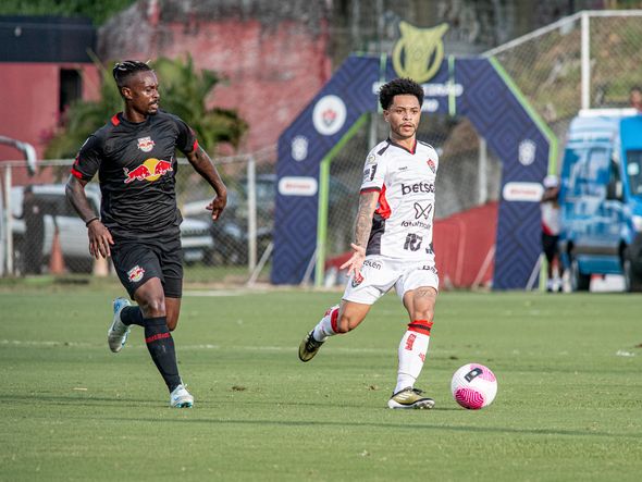 Imagem - Vitória supera Bragantino em jogo duro e deixa a zona de rebaixamento do Brasileirão