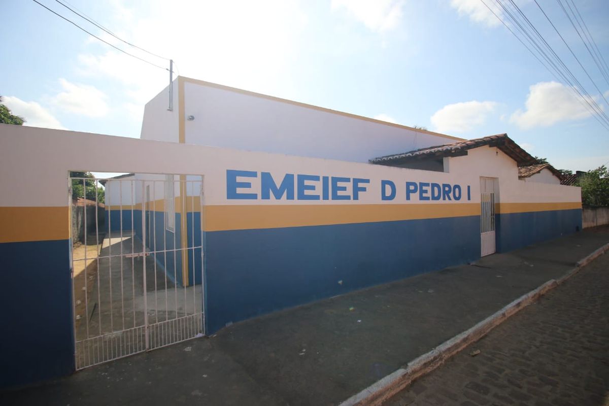 Colégio Municipal Dom Pedro I,  em Heliópolis