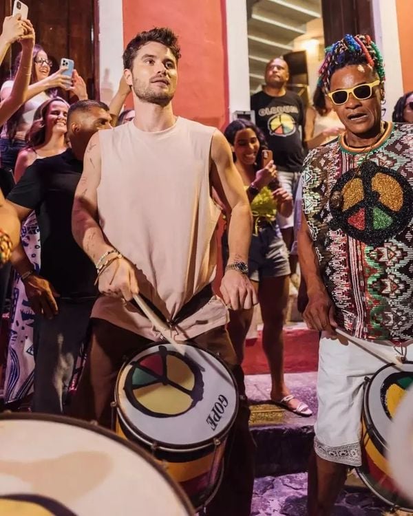 Jonathan Daviss with Olodum in Salvador