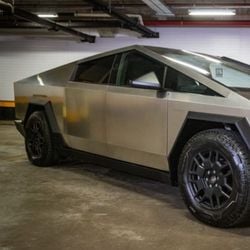 Imagem - Popó ostenta único modelo do Tesla Cybertruck que existe na Bahia