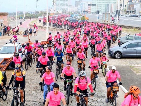 Imagem - Projeto Pedal Outubro Rosa reúne mil pessoas pedalando na Orla de Salvador