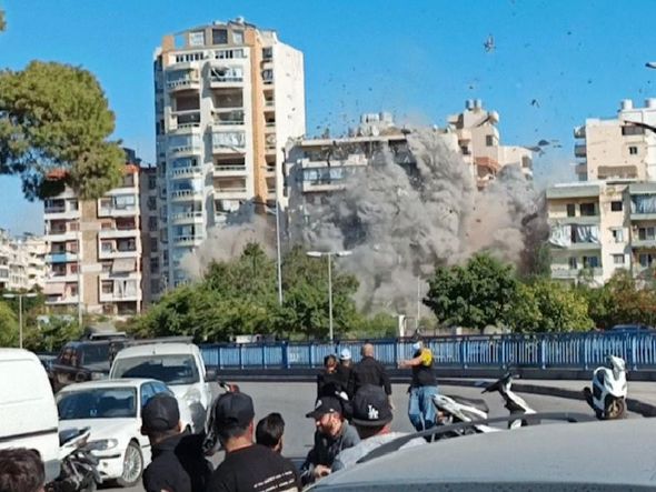 Imagem - Câmera registra míssil israelense derrubando prédio residencial em Beirute