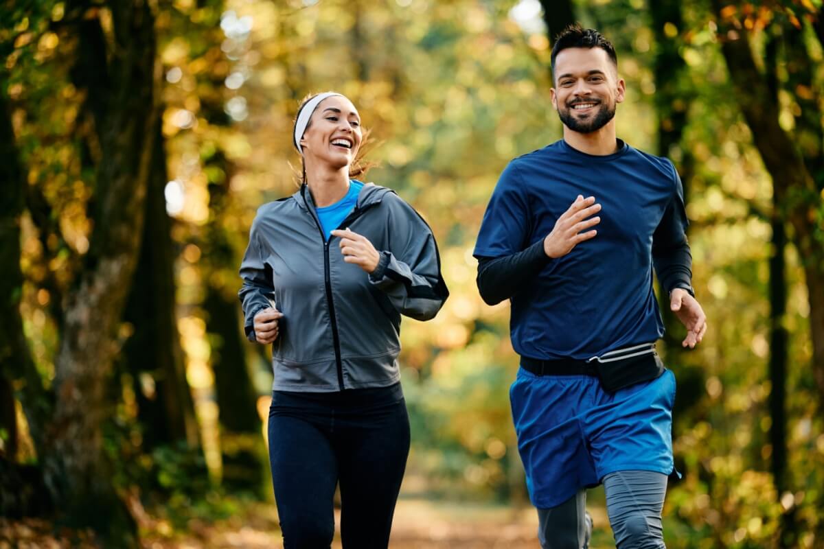 A prática regular de atividade física beneficia o corpo e a mente (Imagem: Drazen Zigic | Shutterstock) por Imagem: Drazen Zigic | Shutterstock
