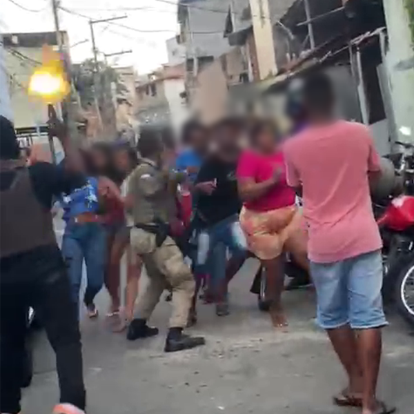 Confusão durante abordagem policial 