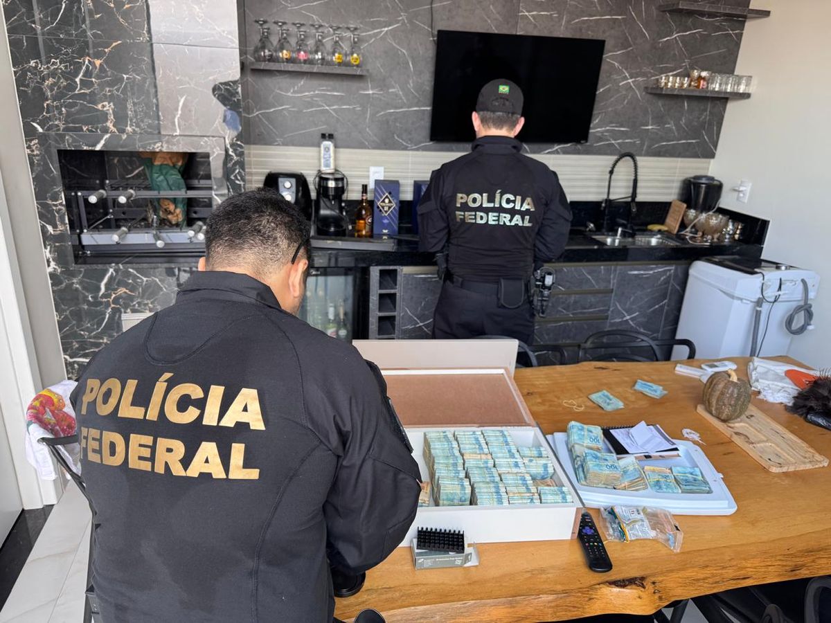 Polícia Federal realiza operação contra grupo criminoso