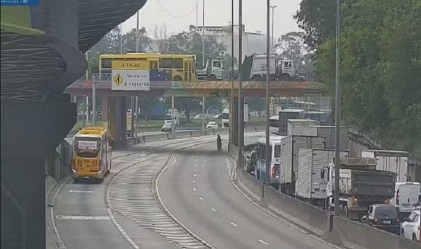 Avenida Brasil ficou fechada por mais de duas horas após intenso tiroteio