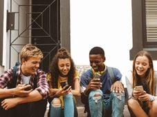 Imagem - Especialistas aprovam proibição de celular em sala de aula