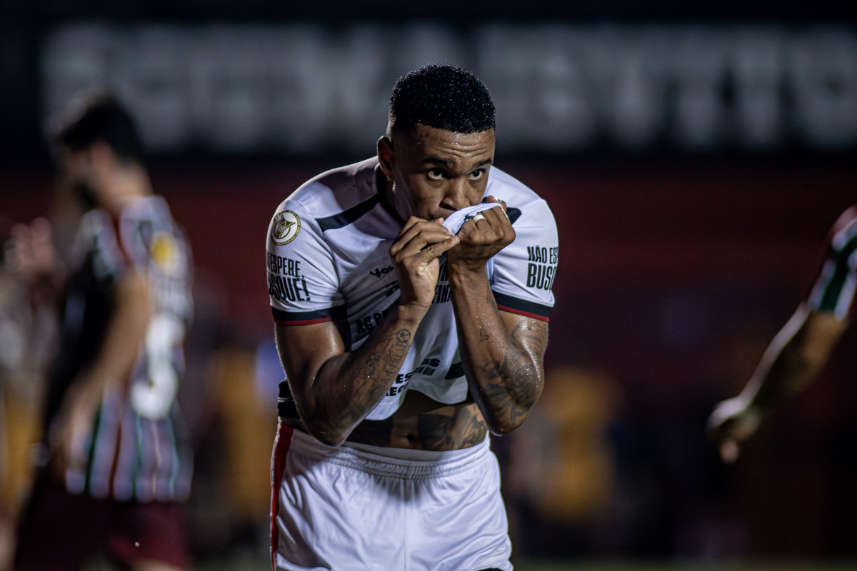 Alerrandro por Victor Ferreira/EC Vitória