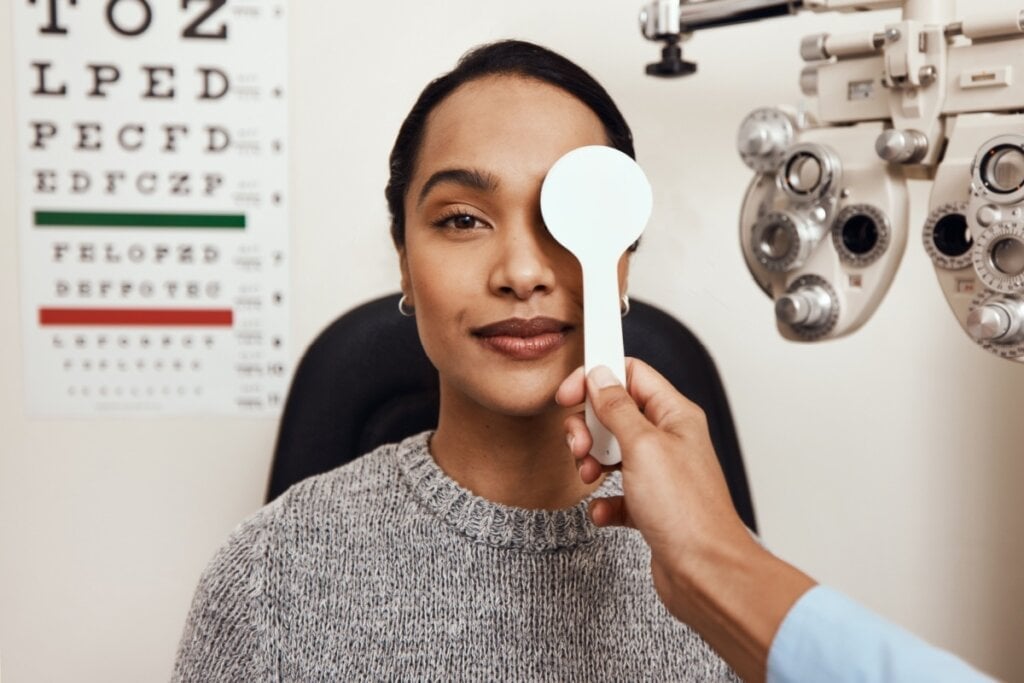 Mutirão de exames gratuitos de catarata e glaucoma por Imagem: PeopleImages.com &#8211; Yuri A | Shutterstock