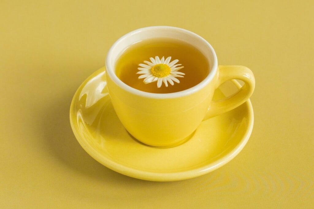 Chá de camomila   por Imagem: Anna Zefirova | Shutterstock