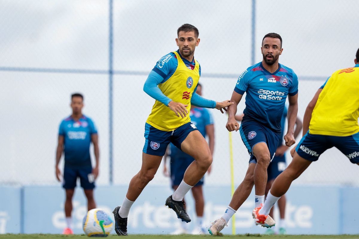 Caio Alexandre pode ganhar a companhia de Acevedo diante do São Paulo 