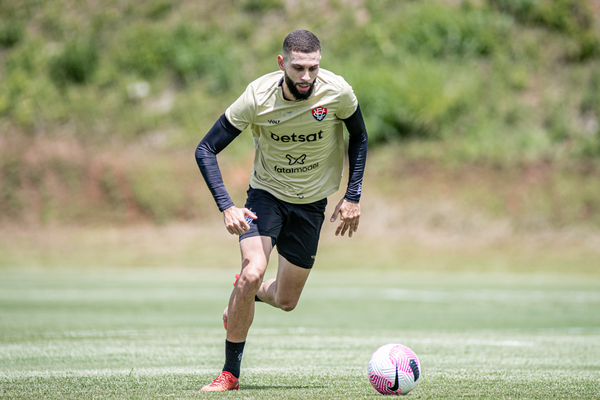 Capitão Wagner Leonardo está de volta ao time após cumprir suspensão contra o Fluminense