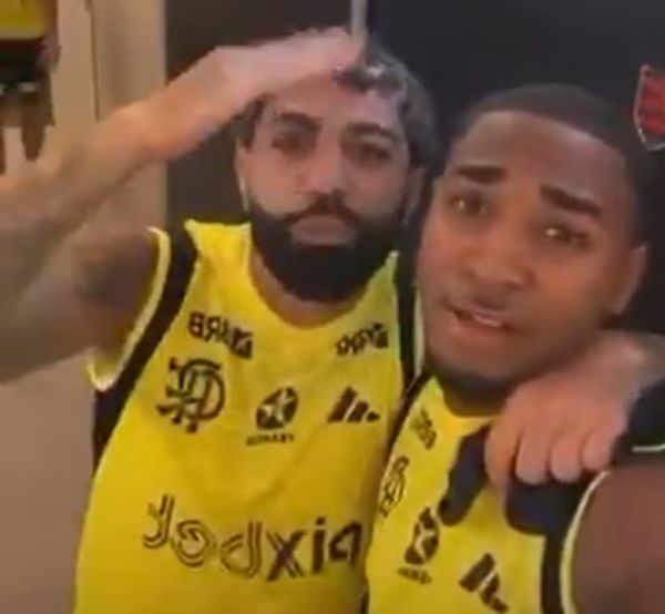 Gabigol e Lorran criticando a escolha de Rodri como bola de ouro