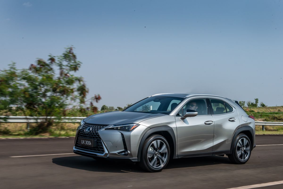 Modelo de entrada da Lexus, o UX é oferecido em apenas uma versão na linha 2025