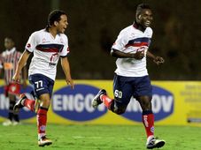 Imagem - Há 13 anos, Bahia conseguia virada épica de 4x3 sobre o São Paulo; veja os gols