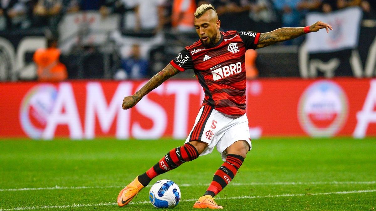 Arturo Vidal jogando pelo Flamengo