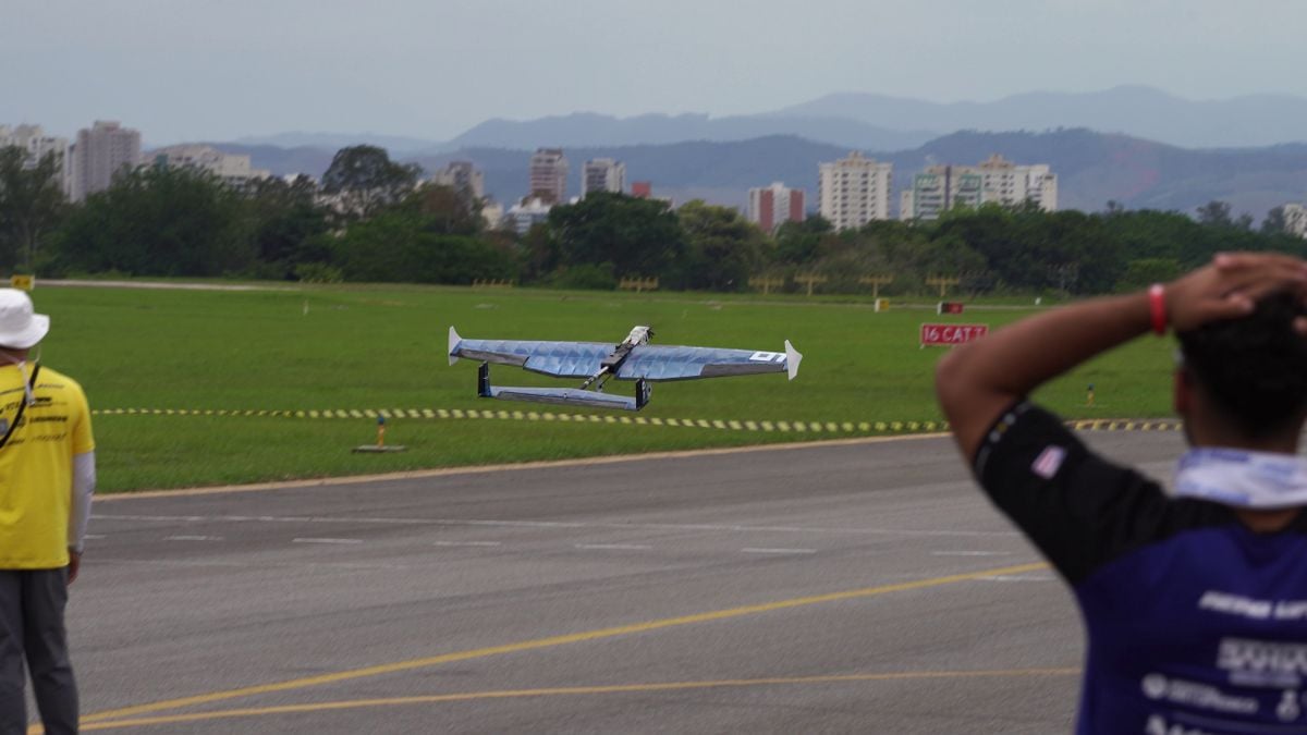 Avião montado por estudantes baianos ganhou competição 