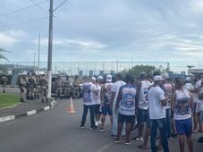 Imagem - Treino do Bahia é marcado por protesto da torcida Bamor no CT Evaristo de Macedo