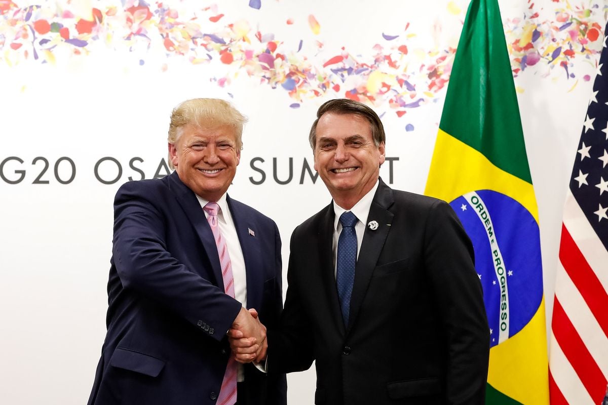 Encontro entre Jair Bolsonaro e Donald Trump enquanto eram presidentes, em 2019