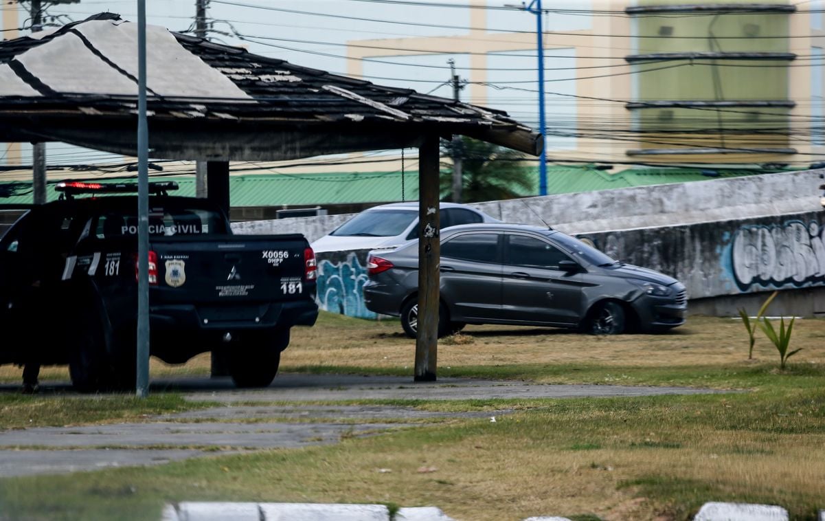 Suspeito é morto em carro pela PM no Imbuí após ser perseguido por mais de 6km