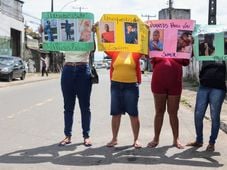 Imagem - Famílias suspeitam que dono de ferro-velho está envolvido em sumiço de jovens