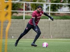 Imagem - Contra o Corinthians, Lucas Arcanjo vai se tornar quarto goleiro com mais jogos pelo Vitória