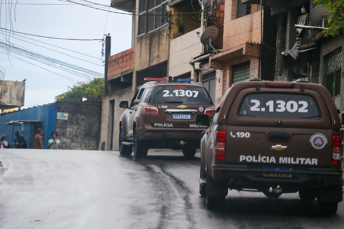 Movimentação da polícia no bairro do Arenoso