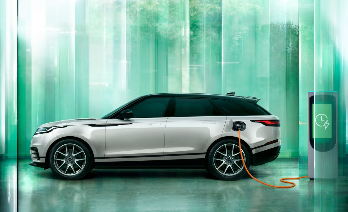 Híbrido plug-in, o Range Rover Velar pode rodar 39 quilômetros em modo completamente elétrico por Divulgação