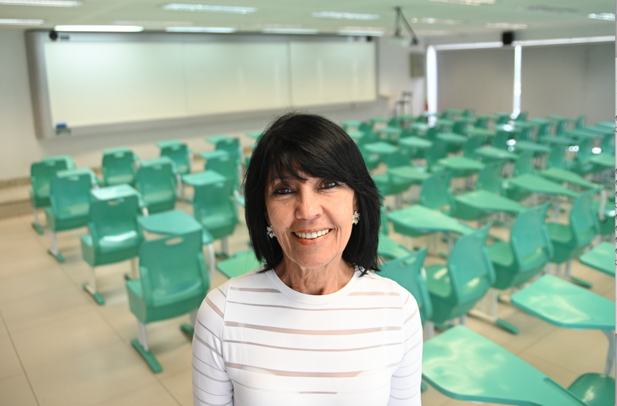 A professora Ornólia Paracampos, do curso Único