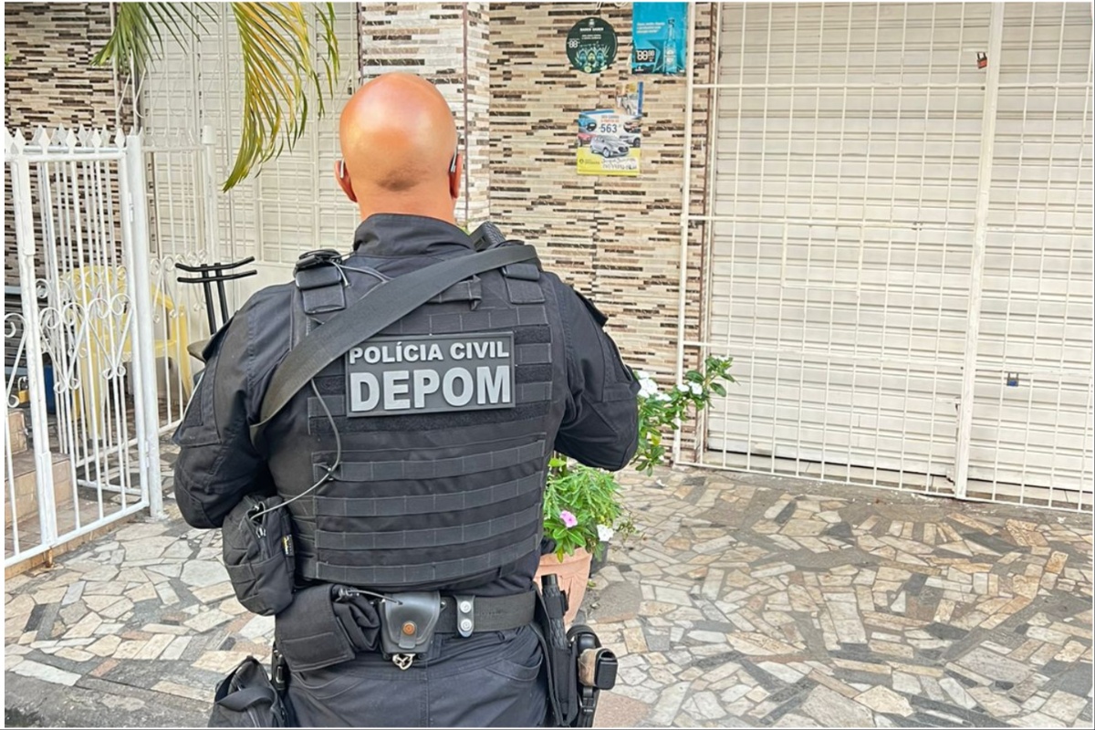Policial civil da Depom por Divulgação